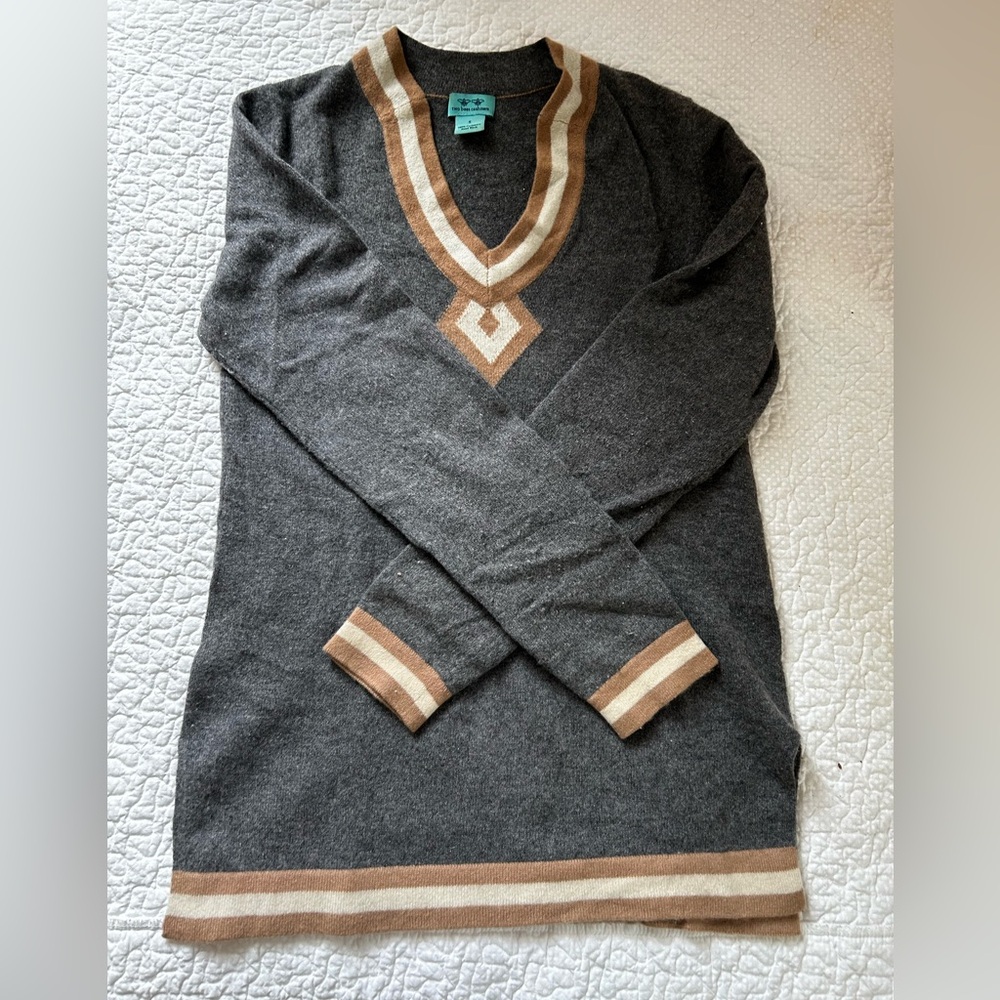 Two bees 100% cashmere sweater gray with tan and cream trim